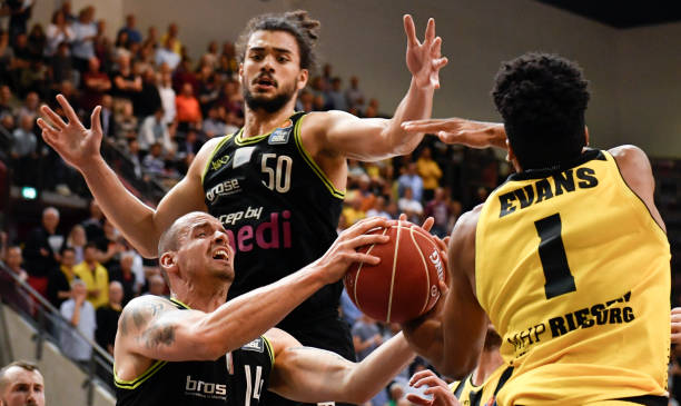 向是年轻球 向是年轻球