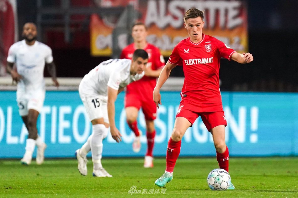 特早年在阿 特早年在阿