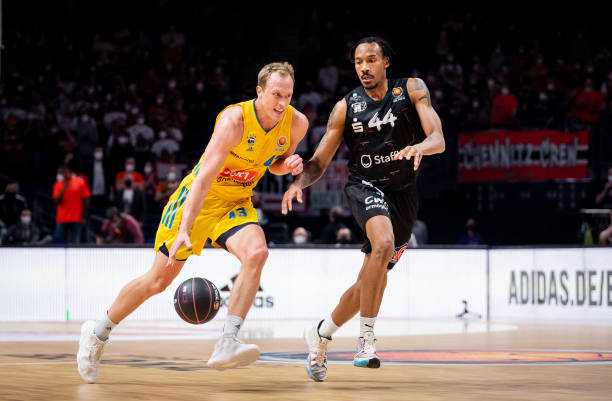 包括德布劳 包括德布劳